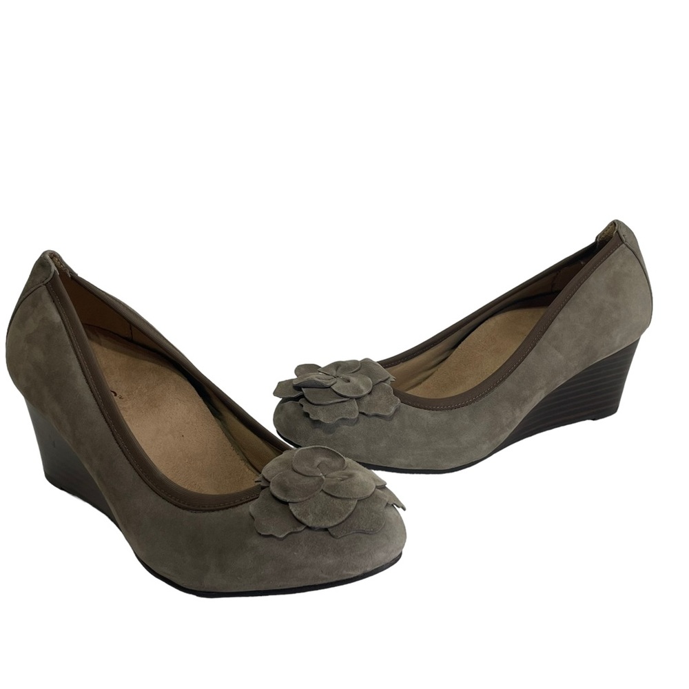 Vionic Hayes taupe wedge heels size 7.5